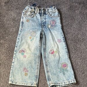 Primark denim co. 3-4yrs. Wide leg Light Wash Embroidered Floral Kids Jeans